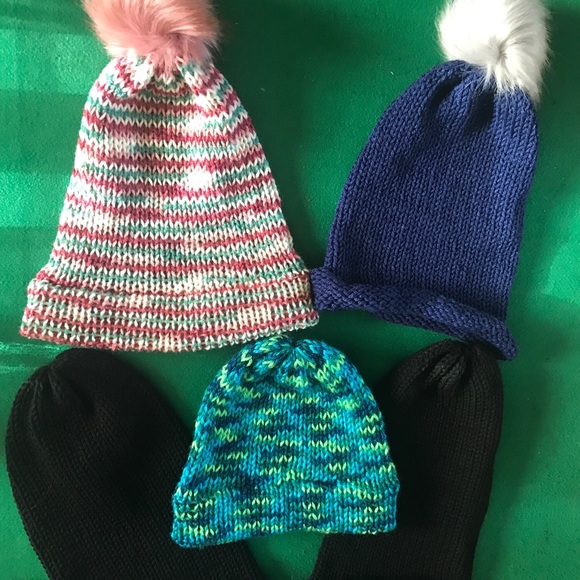 Pom Pom beanies - Picture 9 of 10